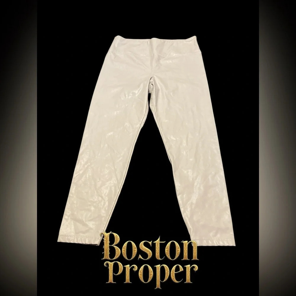 versatile and sleek faux leather legging by Boston Proper size large
L49